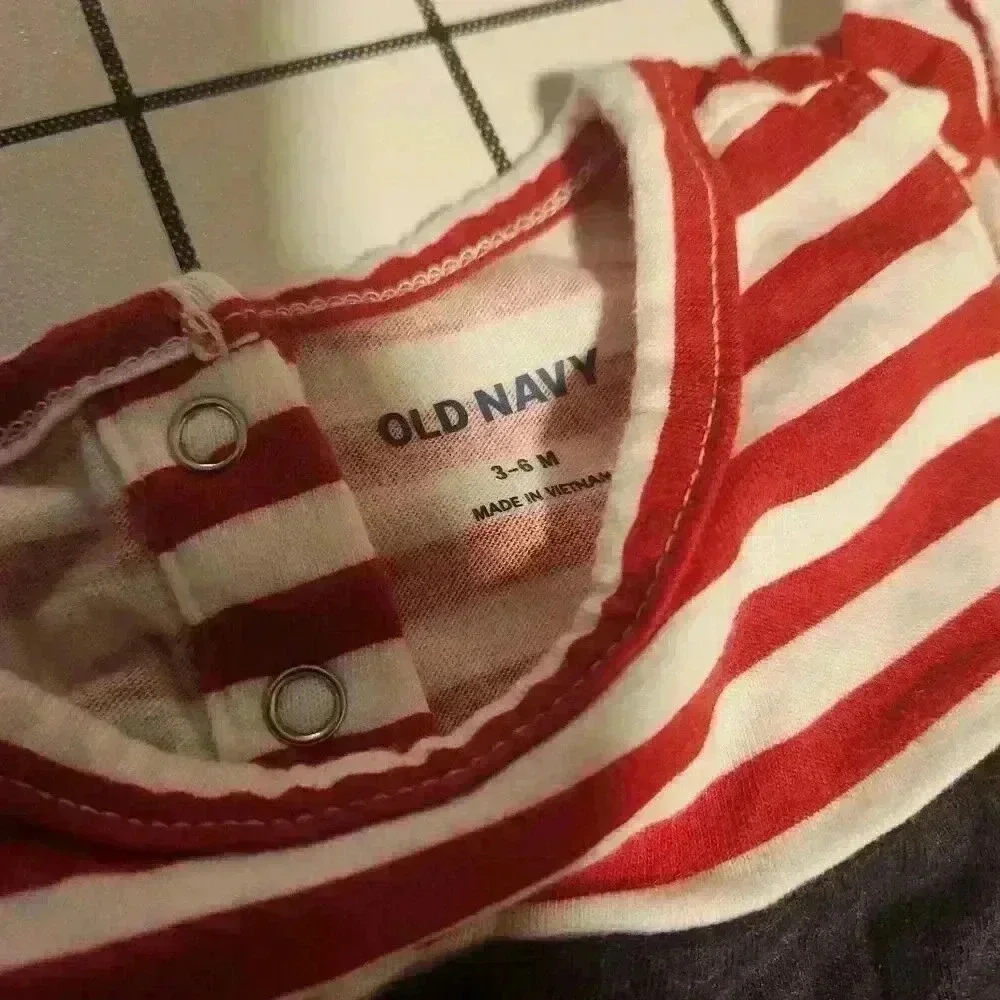 OLD NAVY STARS &‎ STRIPESBUBBLE ROMPER 3-6MOS